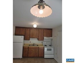 1203 Oak Hill Dr in Charlottesville, VA - Building Photo - Building Photo