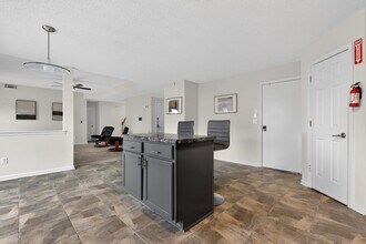 5040 Estonian Dr in Fairburn, GA - Foto de edificio - Building Photo