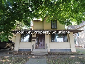517-519-519 Wheeling Ave in Muncie, IN - Foto de edificio - Building Photo