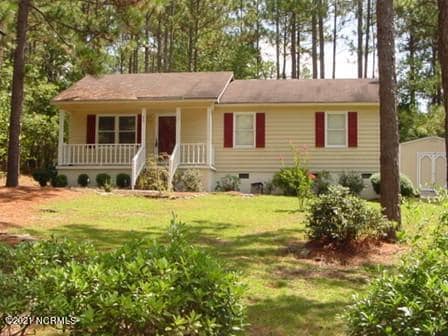 40 Old Hunt Rd in Pinehurst, NC - Building Photo