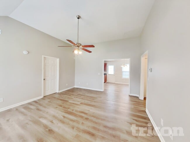 9021 Macbeth Dr in Smyrna, TN - Foto de edificio - Building Photo