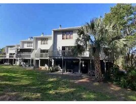 9330 W Fort Island Trl, Unit 1 in Crystal River, FL - Building Photo