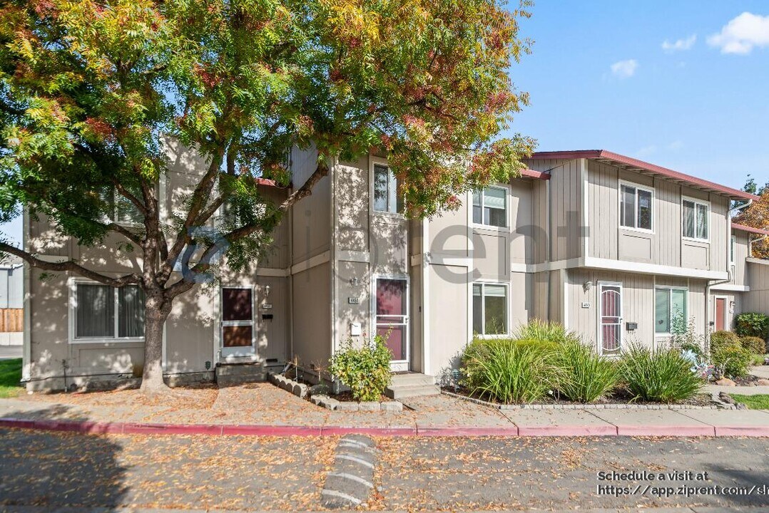 4451 Fairlands Dr in Pleasanton, CA - Building Photo