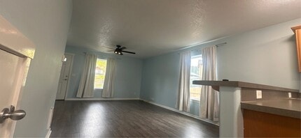 1338 Wagon Wheel Ct in Silverton, OR - Building Photo - Building Photo