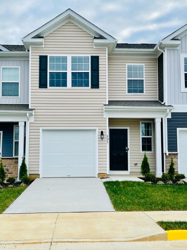 425 Tevis St in Winchester, VA - Foto de edificio - Building Photo