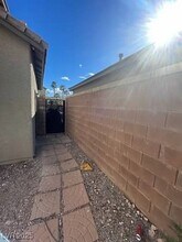 10134 Reflection Brook Ave in Las Vegas, NV - Building Photo - Building Photo