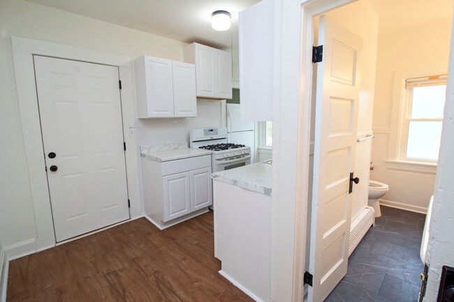 867 Central Ave W, Unit 2 in St. Paul, MN - Foto de edificio - Building Photo