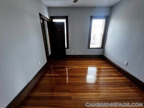 32 Cedar St in Cambridge, MA - Foto de edificio - Building Photo