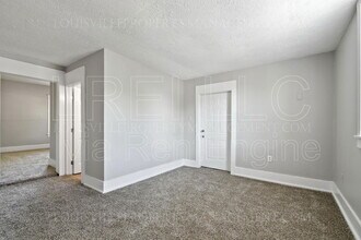 3339 Taylor Blvd in Louisville, KY - Building Photo - Building Photo