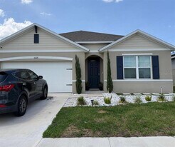 5268 Maddie Dr in Haines City, FL - Building Photo