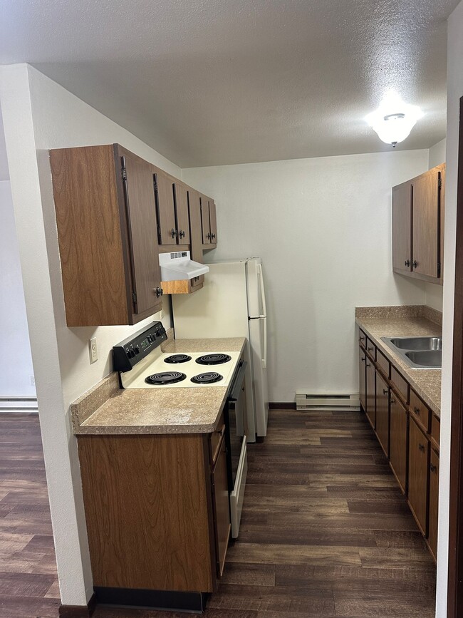 One bedroom in Rockford, IL - Building Photo - Building Photo