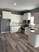 426 W Day St in Denison, TX - Building Photo