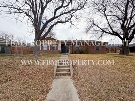 304 Clary Dr in Mesquite, TX - Building Photo