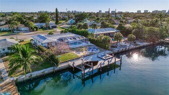 1200 N Collier Blvd in Marco Island, FL - Building Photo