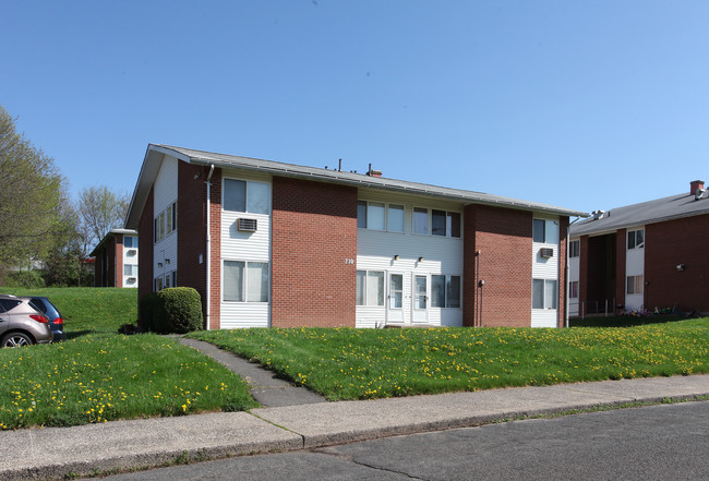 Park Gardens in New Britain, CT - Building Photo - Building Photo