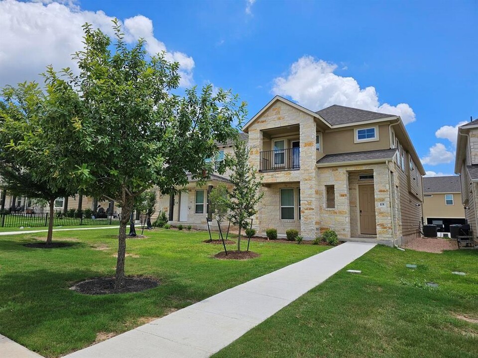 874 Lone Peak Wy in Dripping Springs, TX - Building Photo