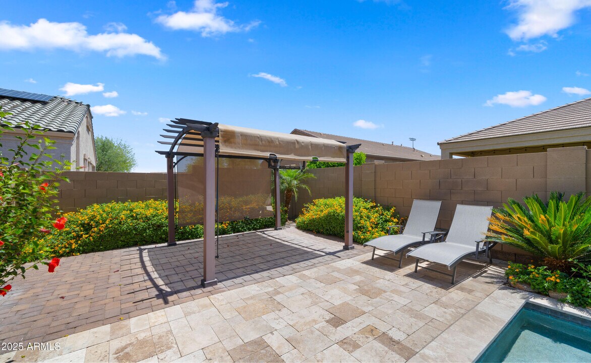 9309 W Orange Dr in Glendale, AZ - Foto de edificio