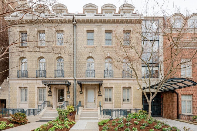 2801 Connecticut Ave NW in Washington, DC - Building Photo - Building Photo