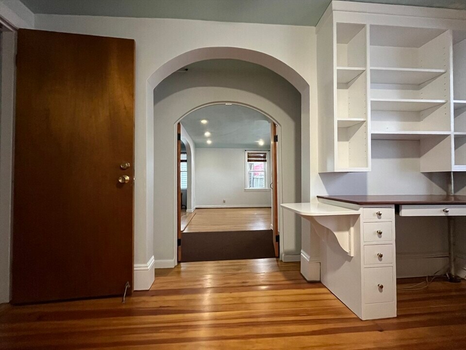 254 Rantoul St in Beverly, MA - Building Photo