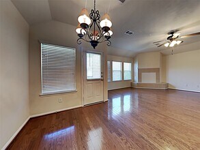 1946 Natalie Rose Dr in Houston, TX - Building Photo - Building Photo