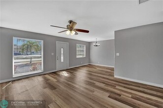 155 NE 56th Ct in Oakland Park, FL - Building Photo - Building Photo