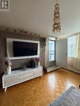 2121 Roche Ct in Mississauga, ON - Building Photo - Building Photo