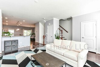 1778 Rockledge Terrace in Woodbridge, VA - Building Photo - Building Photo