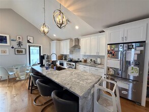 3 Village St, Unit 2 in Somerville, MA - Foto de edificio - Building Photo