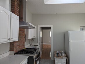 60 Sacramento St, Unit 2 in Cambridge, MA - Foto de edificio - Building Photo