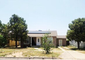 2705 W Kentucky Ave in Midland, TX - Building Photo