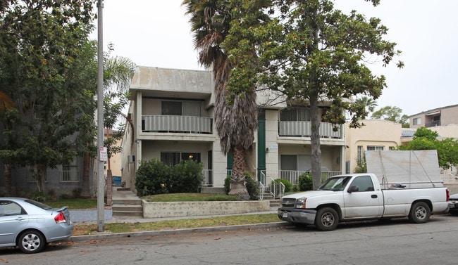 519 E Valencia Ave in Burbank, CA - Foto de edificio - Building Photo
