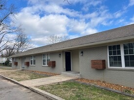 The Villas at Walnut in Clarksville, TN - Building Photo