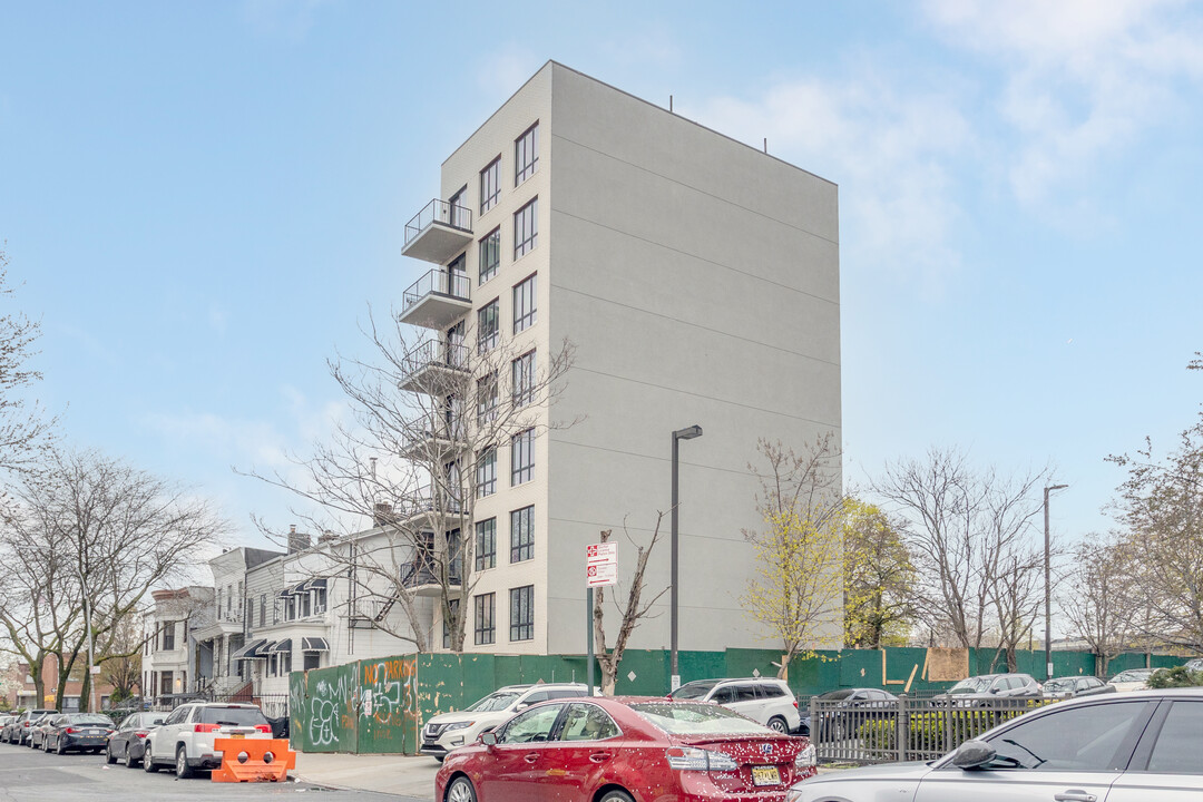 514 Herkimer St in Brooklyn, NY - Building Photo