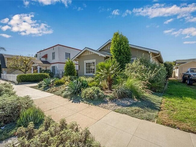 737 Molino Ave in Long Beach, CA - Building Photo - Building Photo