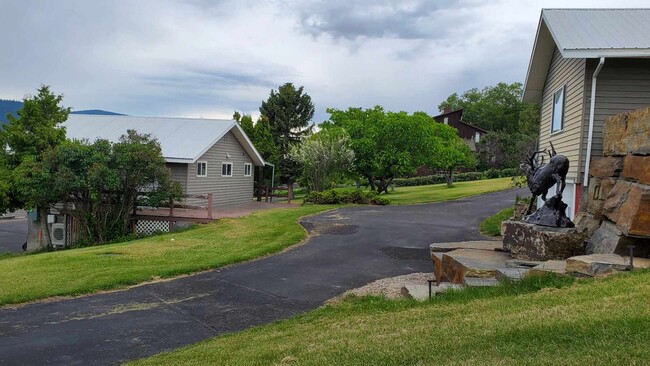 27064 Old Hwy 93 in Elmo, MT - Building Photo - Building Photo