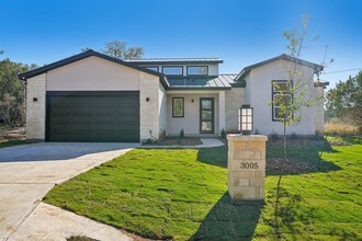 3005 Dew Drop in Horseshoe Bay, TX - Building Photo - Building Photo