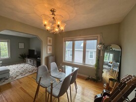 15 Farragut Ave, Unit 3 in Somerville, MA - Building Photo
