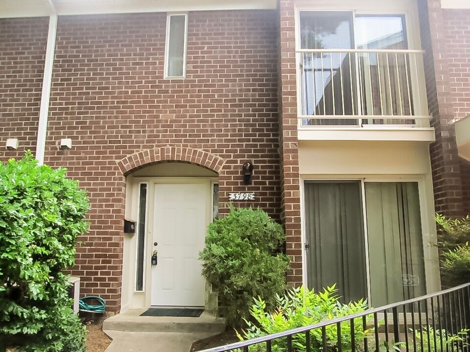 3798 Persimmon Cir in Fairfax, VA - Building Photo