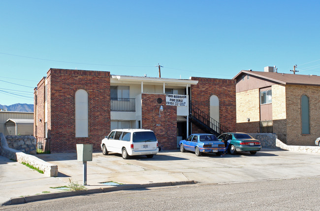 5202 Viceroy in El Paso, TX - Foto de edificio - Building Photo