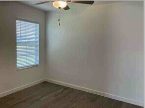 10721 Gable Dig Lp in San Antonio, FL - Building Photo - Building Photo