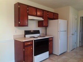 2235 Rosecran Cir in La Vergne, TN - Foto de edificio - Building Photo