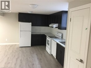 1965 Coronation Blvd in Cambridge, ON - Building Photo - Building Photo