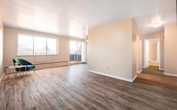 Franklin Manor Apartments in Kitchener, ON - Building Photo - Building Photo
