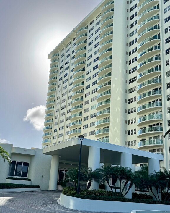3400 Galt Ocean Dr in Fort Lauderdale, FL - Foto de edificio