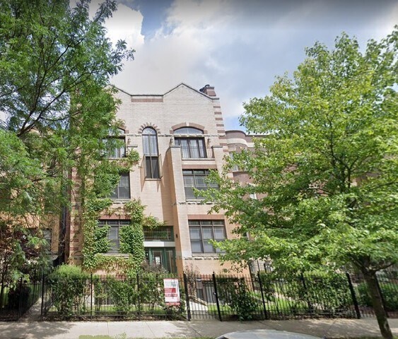 property at 4053 N Kenmore Ave