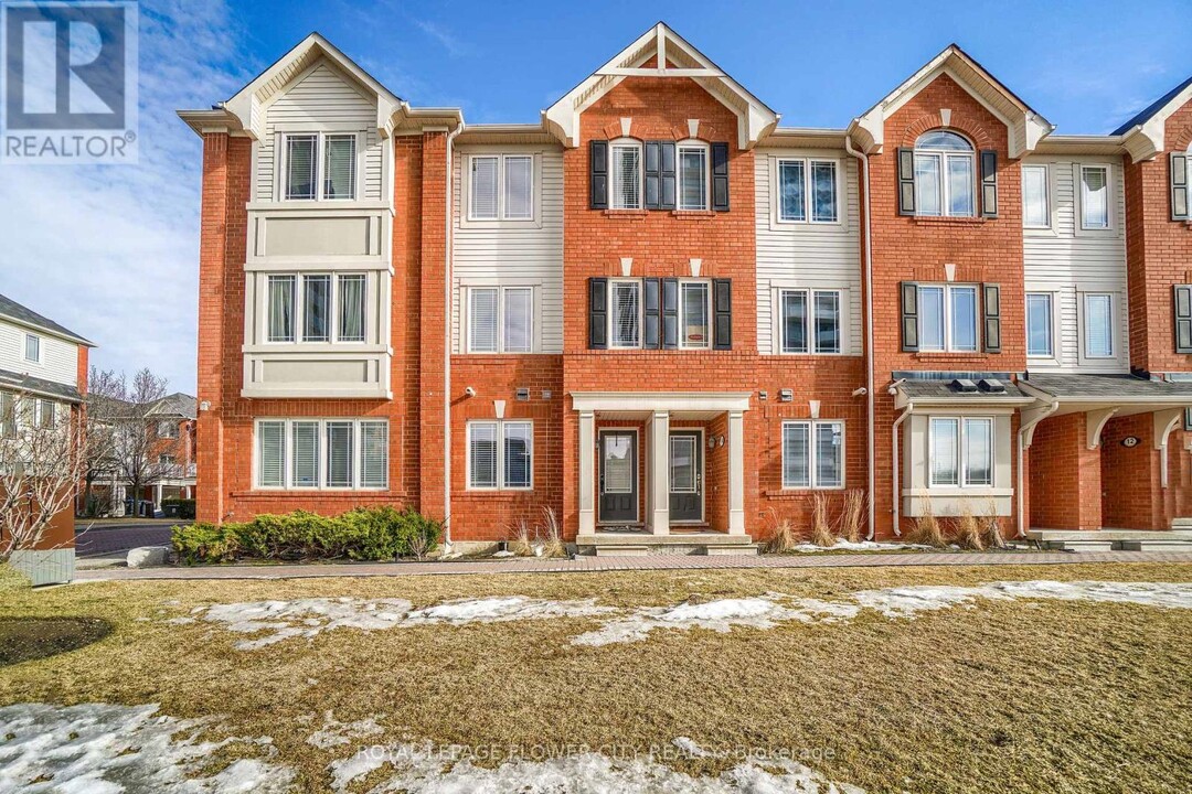50-50 Hillcrest Ave in Brampton, ON - Building Photo