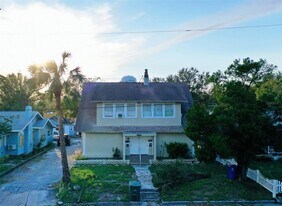 612 26th St W in Bradenton, FL - Building Photo