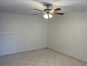 10651 SW 108th Ave, Unit 3K in Miami, FL - Foto de edificio - Building Photo