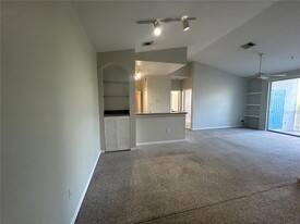 5607 Legacy Crescent Pl, Unit 301 in Riverview, FL - Building Photo - Building Photo