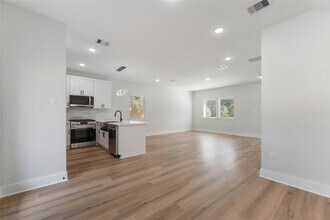 6909 S Hall St in Houston, TX - Building Photo - Building Photo